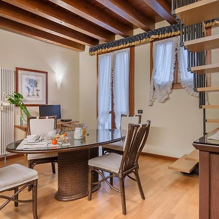 Palazzo Brando - Living Apartments Treviso Buitenkant foto