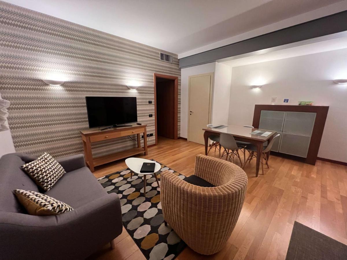 Palazzo Brando - Living Apartments Treviso Buitenkant foto