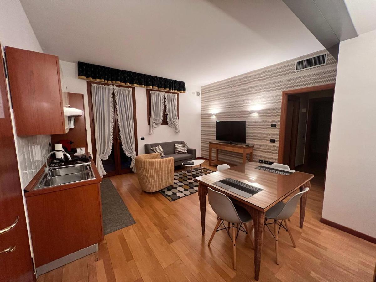 Palazzo Brando - Living Apartments Treviso Buitenkant foto