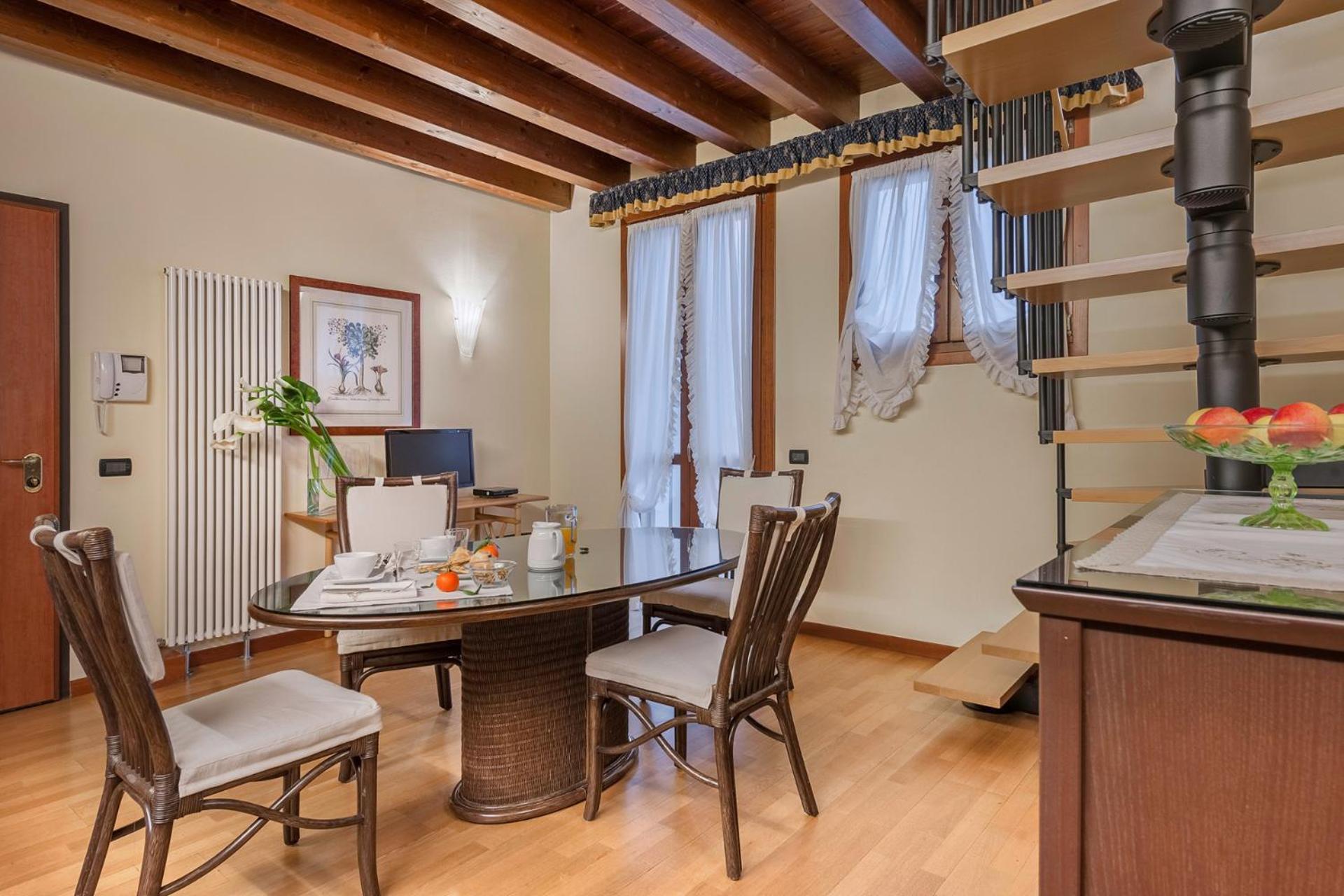Palazzo Brando - Living Apartments Treviso Buitenkant foto