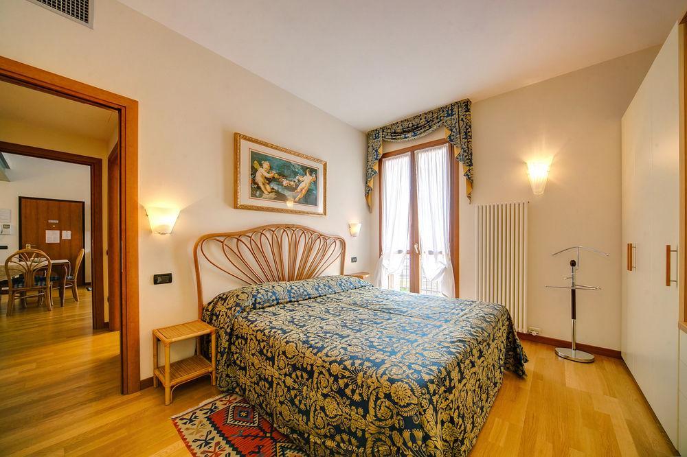 Palazzo Brando - Living Apartments Treviso Buitenkant foto
