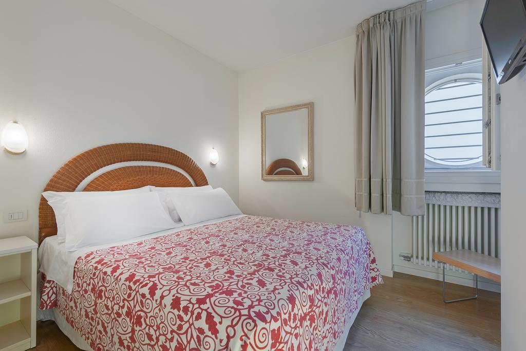 Palazzo Brando - Living Apartments Treviso Kamer foto