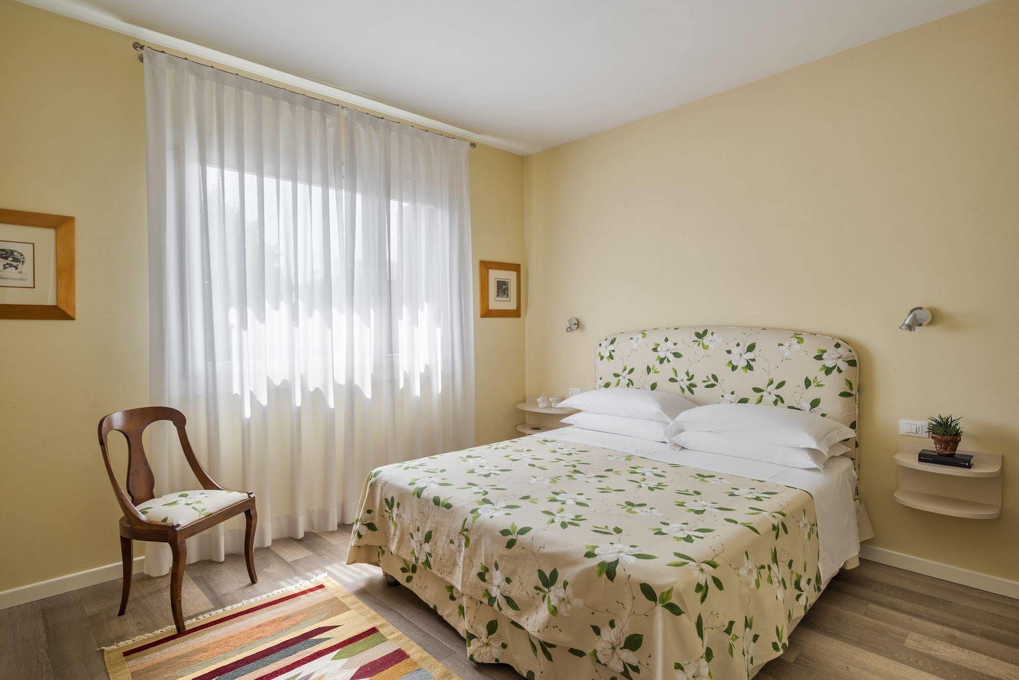 Palazzo Brando - Living Apartments Treviso Buitenkant foto