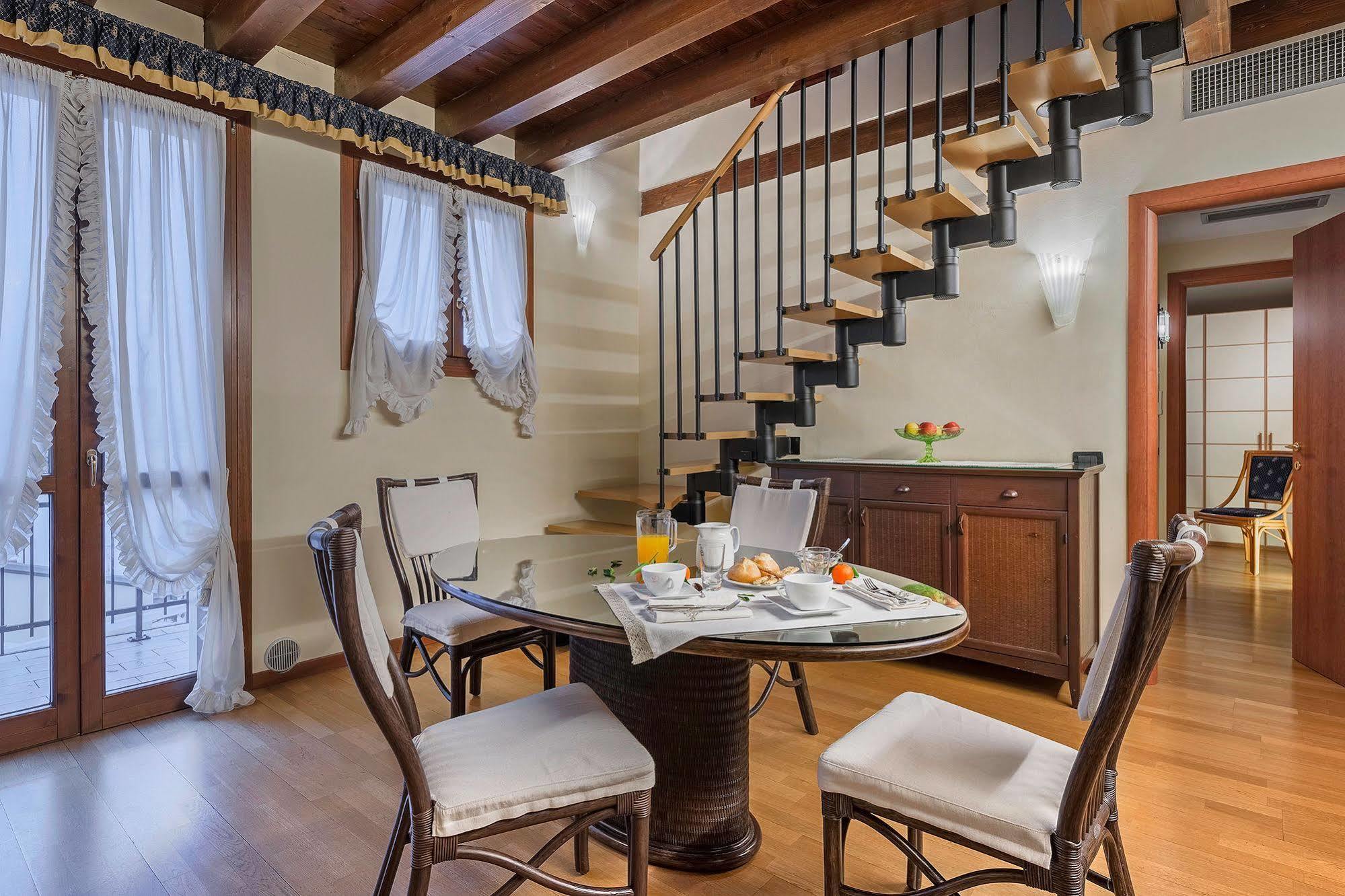 Palazzo Brando - Living Apartments Treviso Buitenkant foto