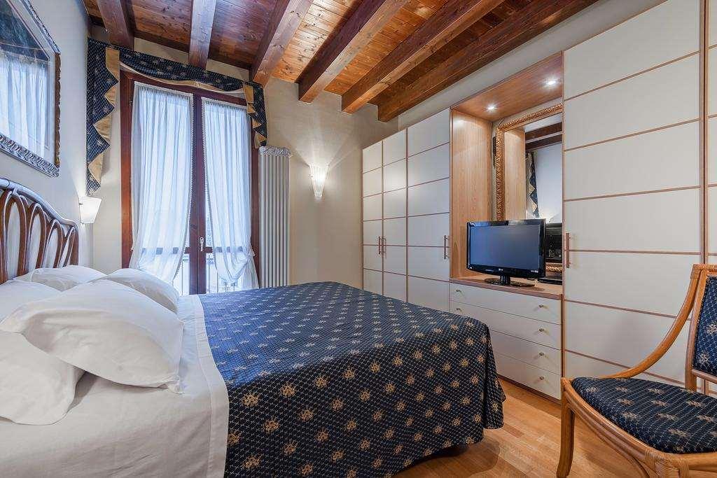 Palazzo Brando - Living Apartments Treviso Kamer foto